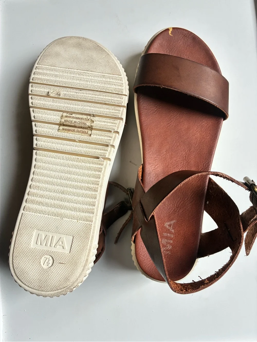 MIA simple leather
